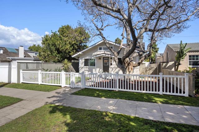 Detail Gallery Image 1 of 51 For 311 B Ave, Coronado,  CA 92118 - 3 Beds | 2 Baths