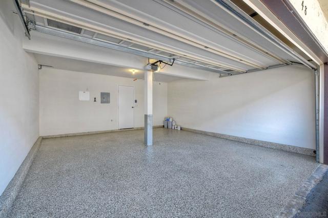 4240 Porte De Palmas, San Diego CA: https://media.crmls.org/mediaz/be33f128-c195-4f15-87c6-2a3b51a36d09.jpg