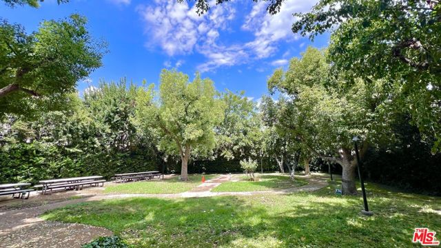 15061 Sherman Way, Van Nuys CA: https://media.crmls.org/mediaz/be34058b-ba14-4b37-af74-ed85e5ba9294.jpg