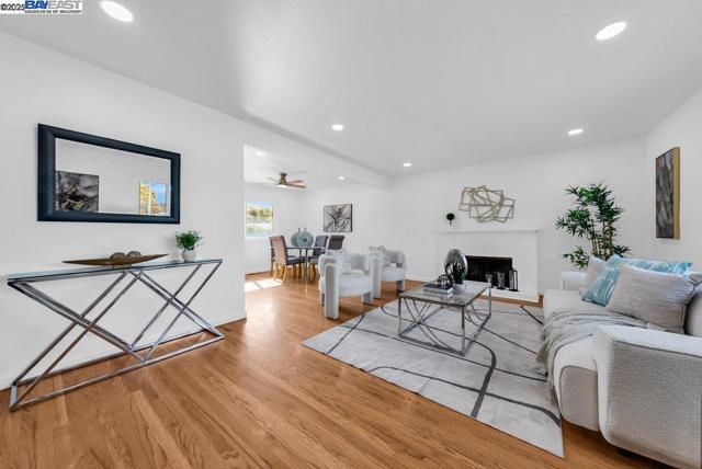 48346 Cottonwood St, Fremont CA: https://media.crmls.org/mediaz/be340d83-f97f-443f-b391-9e1d0a27e9f3.jpg