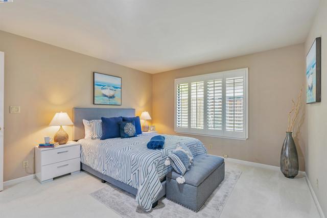 158 Golden Ridge Rd, Alamo CA: https://media.crmls.org/mediaz/be34a8a2-0ffb-4e77-b0d7-cddbd56238c6.jpg