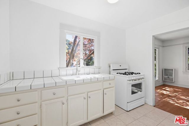 501 Bay Street, A photo 7