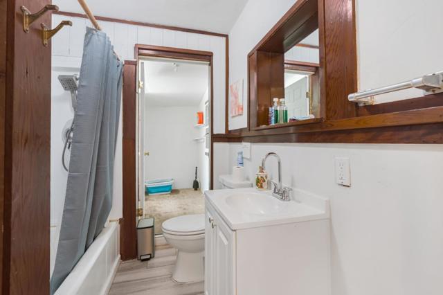 495 Bird Avenue, Los Gatos CA: https://media.crmls.org/mediaz/be355d77-0754-47a2-a56d-1de261fcf9ca.jpg