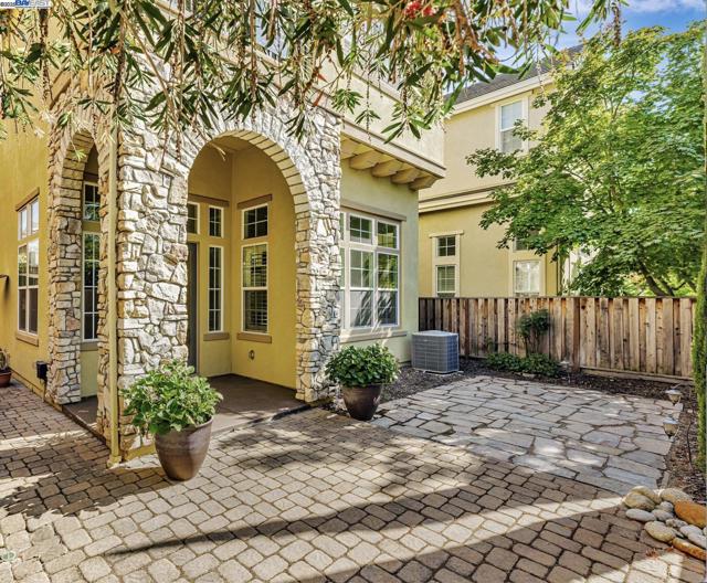 3579 Rimini Ln, Dublin CA: https://media.crmls.org/mediaz/be35b75e-7ed8-4e89-90ea-8defc8d20b89.jpg