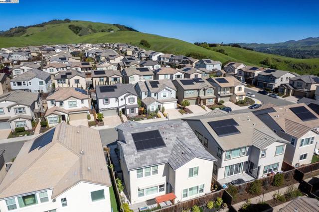 318 Paradiso Ct, San Ramon CA: https://media.crmls.org/mediaz/be35c3ae-2956-4594-8d32-11fbbd67243b.jpg