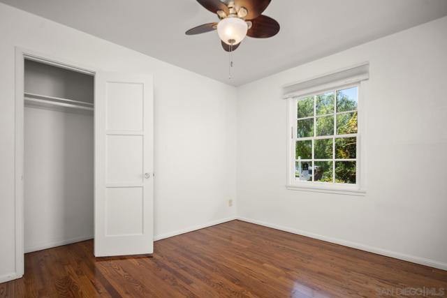 241 243 F Avenue, Coronado CA: https://media.crmls.org/mediaz/be35ed2f-ec4b-447d-bfce-c9f3697acf1e.jpg