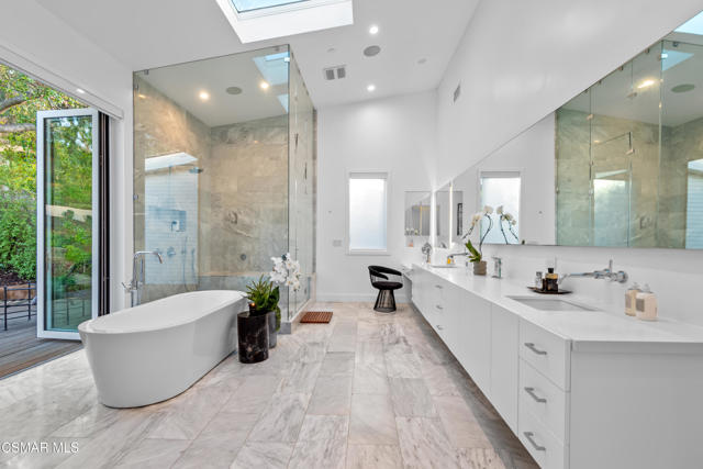 2443 Stafford Road, Westlake Village CA: https://media.crmls.org/mediaz/be35f16f-d50b-4dd1-8f40-259707abdb70.jpg