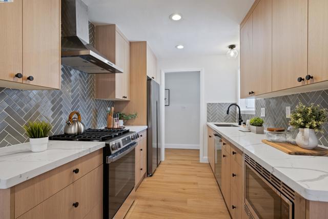 4501 Alice Way, Union City CA: https://media.crmls.org/mediaz/be35fb00-bda1-455f-9c04-e52983566519.jpg