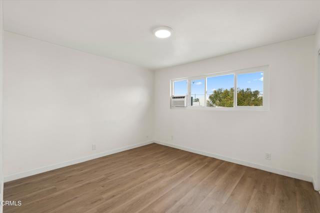 624 Silver Lake Boulevard, Los Angeles CA: https://media.crmls.org/mediaz/be361b67-53c7-48ca-ac57-32415c43a1fd.jpg