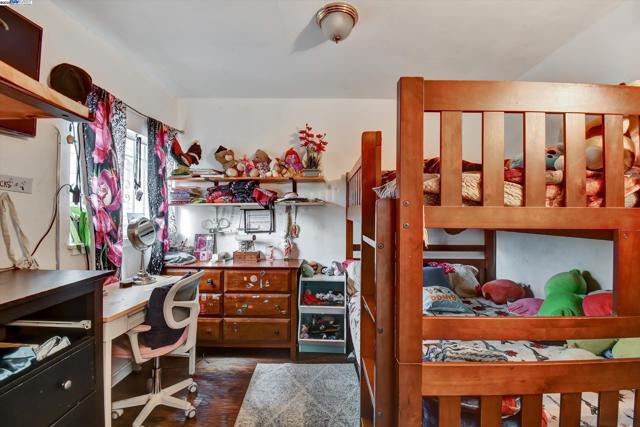 1506 52nd Ave, Oakland CA: https://media.crmls.org/mediaz/be36a7b3-3dbc-45cf-995f-194fbd0a066f.jpg