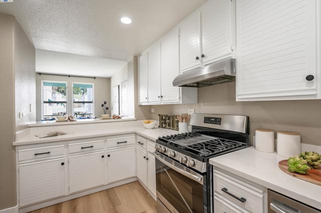 Image 16 of 29 For 440 Navaro Pl  115