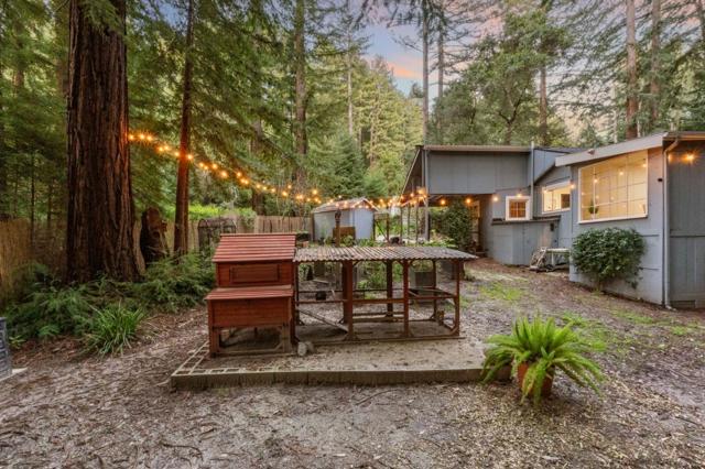 241 Redwood Way, Boulder Creek CA: https://media.crmls.org/mediaz/be36c9b3-4f99-42fa-814b-036e7c40fbc2.jpg