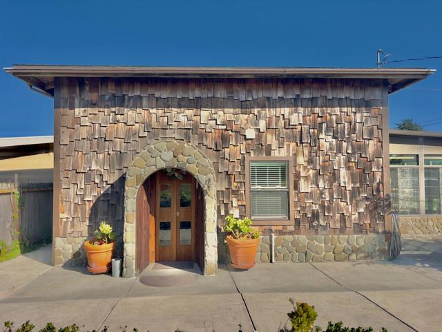 575 Dolores Avenue, Half Moon Bay CA: https://media.crmls.org/mediaz/be379cbb-dc5b-4a84-994b-5679e984e15c.jpg