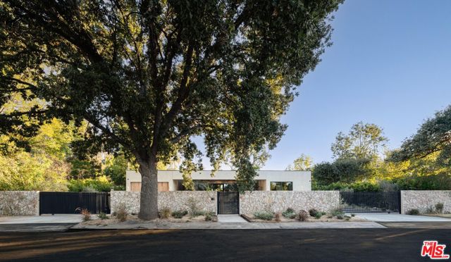 23340 Collins Street, Woodland Hills CA: https://media.crmls.org/mediaz/be37a418-6b85-4e6c-bd5a-27c62d16ab53.jpg