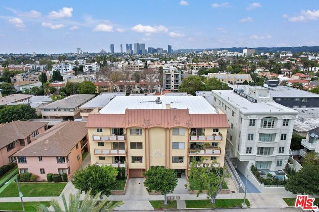 825 S Le Doux Rd #303, Los Angeles, CA 90035