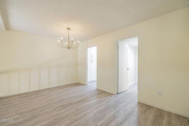 Detail Gallery Image 19 of 48 For 22239 1/4 Erwin St, Woodland Hills,  CA 91367 - 2 Beds | 2 Baths