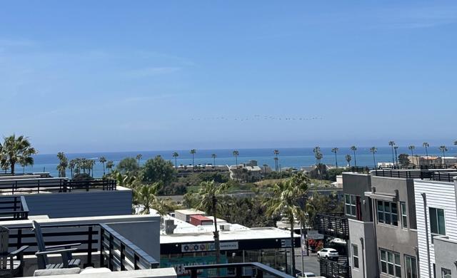 1570 Vista Del Mar Way, Oceanside CA: https://media.crmls.org/mediaz/be3892cf-cf87-4b48-85ba-8a2ca3398565.jpg