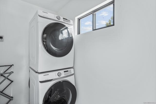 5511 Trinidad Way, San Diego CA: https://media.crmls.org/mediaz/be38ff28-b45b-4f5f-ae7e-9a9c83f352a9.jpg