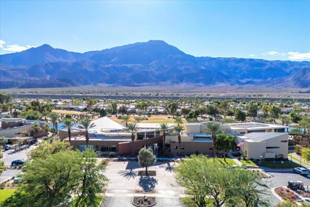 81485 Golden Poppy Way, La Quinta CA: https://media.crmls.org/mediaz/be396f6e-2c96-4183-a040-19cf79e0cee0.jpg