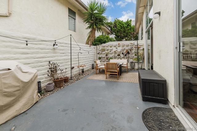 2544 Navarra Dr, Carlsbad CA: https://media.crmls.org/mediaz/be398b10-513d-41ec-9115-213b5631937a.jpg