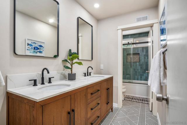 3213 Avenida Hacienda, Escondido CA: https://media.crmls.org/mediaz/be398f30-82be-4019-8240-aa01f1e6c636.jpg