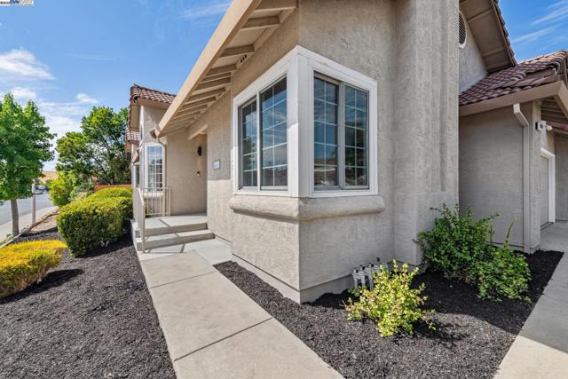 4415 Folsom Dr, Antioch CA: https://media.crmls.org/mediaz/be39e0a4-1755-47ae-aad5-15d157d3dc0a.jpg