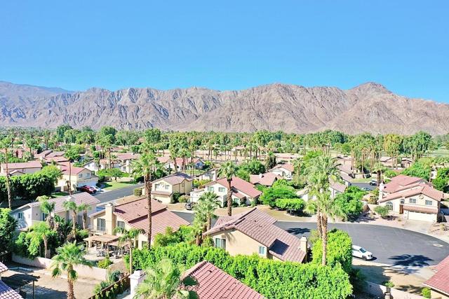 49035 Serenata Court, La Quinta CA: https://media.crmls.org/mediaz/be3a2070-0355-4a9a-b3c8-1d6e71e5864e.jpg