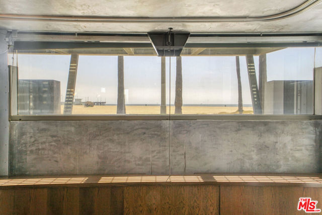 2911 Ocean Front Walk, Venice CA: https://media.crmls.org/mediaz/be3a59db-a90f-4db1-b56b-ff3edd39c9c6.jpg