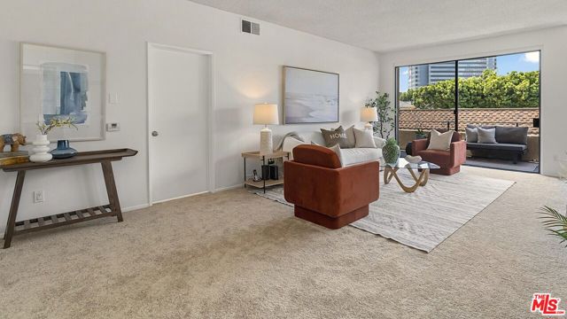 1201 Roxbury Drive, Los Angeles CA: https://media.crmls.org/mediaz/be3a6f22-33bd-4834-bf74-4096cc156390.jpg