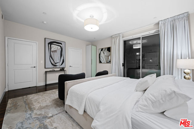 1411 N Detroit Street, Los Angeles CA: https://media.crmls.org/mediaz/be3ac20c-571e-4c7d-b36c-f233e2de83e7.jpg
