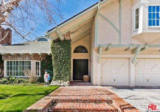 2807 Deep Canyon Drive, Beverly Hills CA: https://media.crmls.org/mediaz/be3b542a-05be-4074-8e93-bba99b8ab684.jpg