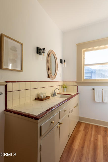 676 S Madison Avenue, Pasadena CA: https://media.crmls.org/mediaz/be3b6a24-2105-4a6c-b82a-affcb7a3281a.jpg