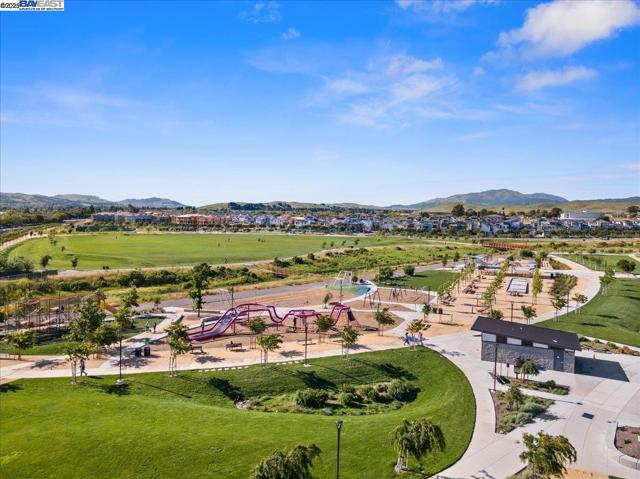 5483 Melissa Ln, Dublin CA: https://media.crmls.org/mediaz/be3c2fa3-4de3-4d7a-99a7-c889ee05f5f5.jpg