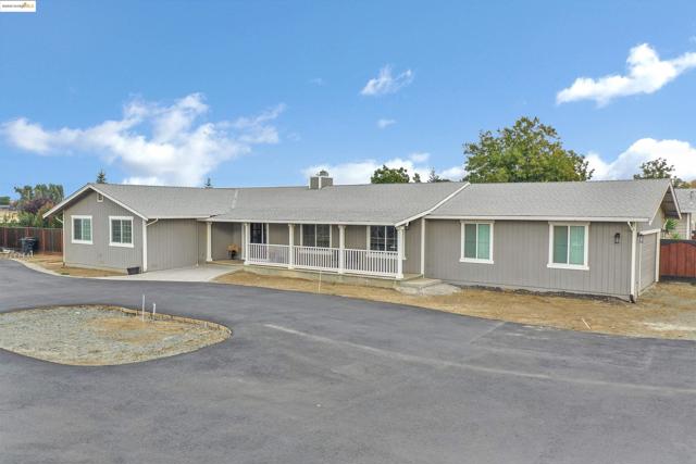 4828 Sellers Ave, Brentwood CA: https://media.crmls.org/mediaz/be3ccd4c-2af8-4c42-acf9-8a5d13892a17.jpg
