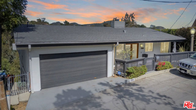 3162 Durand Drive, Los Angeles CA: https://media.crmls.org/mediaz/be3cf65a-2a45-4ef3-ba10-709613810580.jpg
