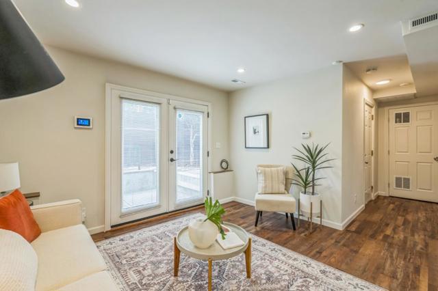 696 29th Street, Oakland CA: https://media.crmls.org/mediaz/be3d1915-f769-4aa6-8488-650d2c19f20e.jpg
