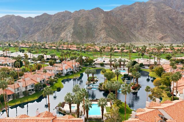 79798 Olympia, La Quinta CA: https://media.crmls.org/mediaz/be3d8845-6664-427f-9502-9c51b9a19149.jpg