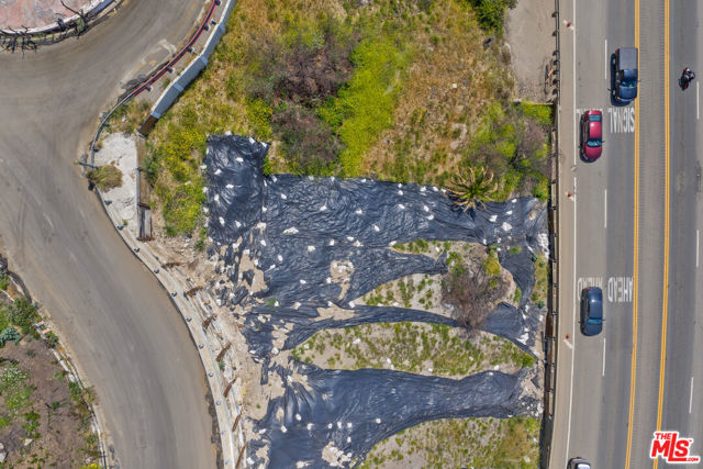17900 Porto Marina Way, Pacific Palisades CA: https://media.crmls.org/mediaz/be3dc6bf-8357-4f01-a327-b3539faab8bf.jpg