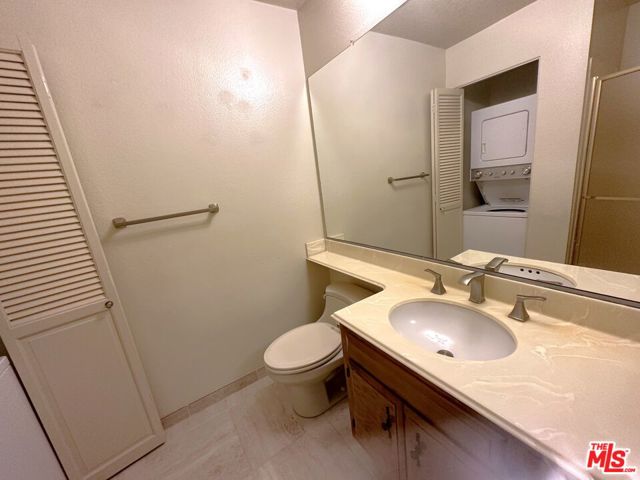 8515 Falmouth Avenue, Playa del Rey CA: https://media.crmls.org/mediaz/be3deeb0-9711-4e93-b5ba-9005ec565cdb.jpg