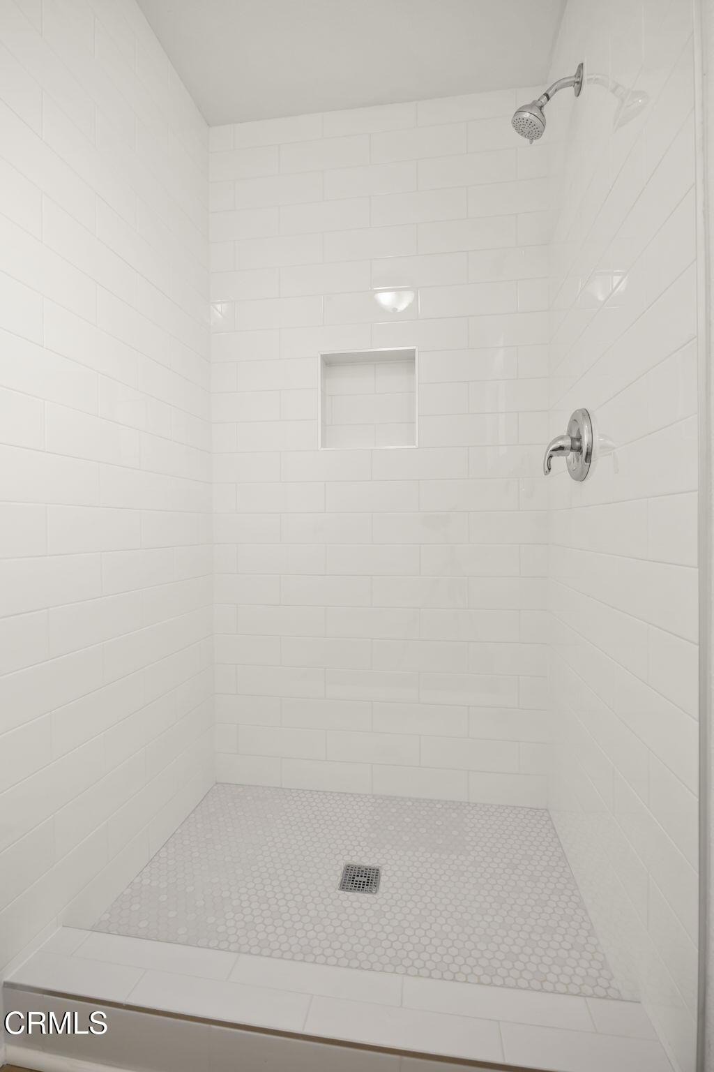 https://media.crmls.org/mediaz/be3dff26-c670-4ce8-8139-81405873c85e.jpg?preset=X-Large