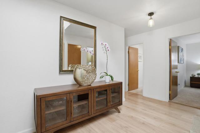 828 Weeks Street, East Palo Alto CA: https://media.crmls.org/mediaz/be3e18dc-a58a-49b0-b774-3c095e8793b2.jpg