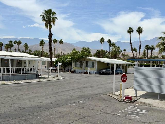 174 Coyote, Cathedral City CA: https://media.crmls.org/mediaz/be3ef6c2-9fec-4966-afb0-1ccee11b1924.jpg