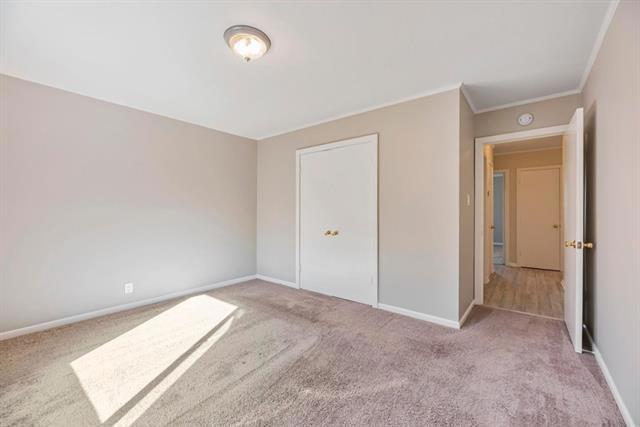 20 Queen Anne Court, Millbrae CA: https://media.crmls.org/mediaz/be3fbd86-de2d-4401-92cc-d6658da07055.jpg