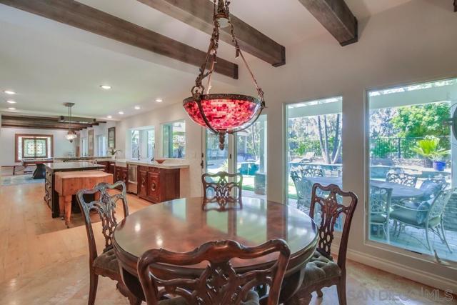 10616 Falcon Rim Pt, San Diego CA: https://media.crmls.org/mediaz/be3fc3e5-db60-45ce-bcb0-12f362b93d0e.jpg