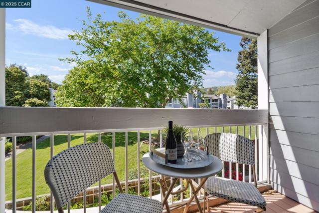 250 Ashley Circle, Danville CA: https://media.crmls.org/mediaz/be404a1d-c1ab-47e4-a135-7c98021567e1.jpg