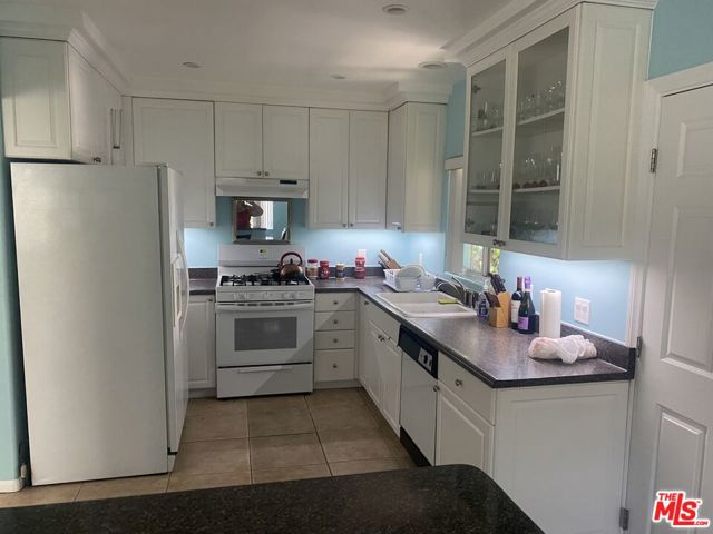 Image 14 of 31 For 6648 Gaviota Avenue