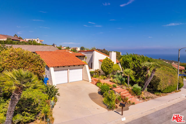 Drew Fenton | 3636 Malibu Country Drive Malibu CA | MLS: 7494351 Drew Fenton | 3636 Malibu Country Drive Malibu CA | MLS: 7494351