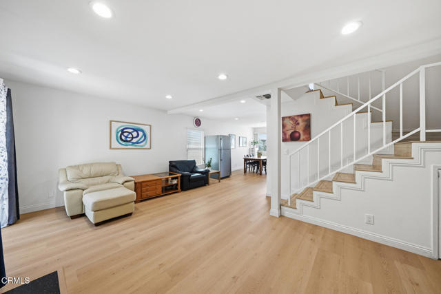 Detail Gallery Image 9 of 27 For 10260 Plainview Ave #12,  Los Angeles,  CA 91042 - 3 Beds | 2/1 Baths