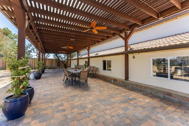 8440 Lovers Lane, Hollister CA: https://media.crmls.org/mediaz/be41ad6c-66fb-4f0f-a99a-0b09e012e719.jpg