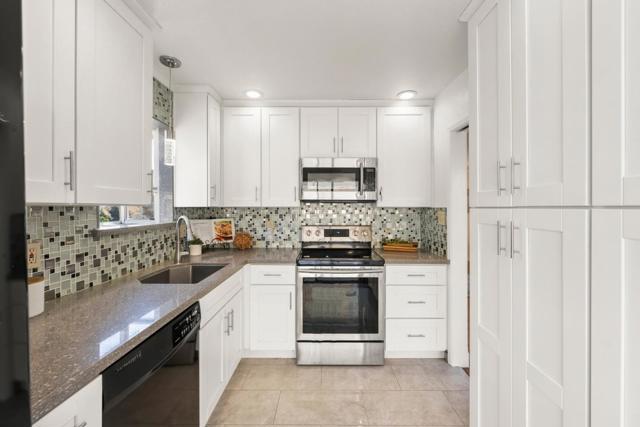 423 Riviera Drive, Union City CA: https://media.crmls.org/mediaz/be41c7a4-1ed5-48b2-bc00-be04d4e22591.jpg